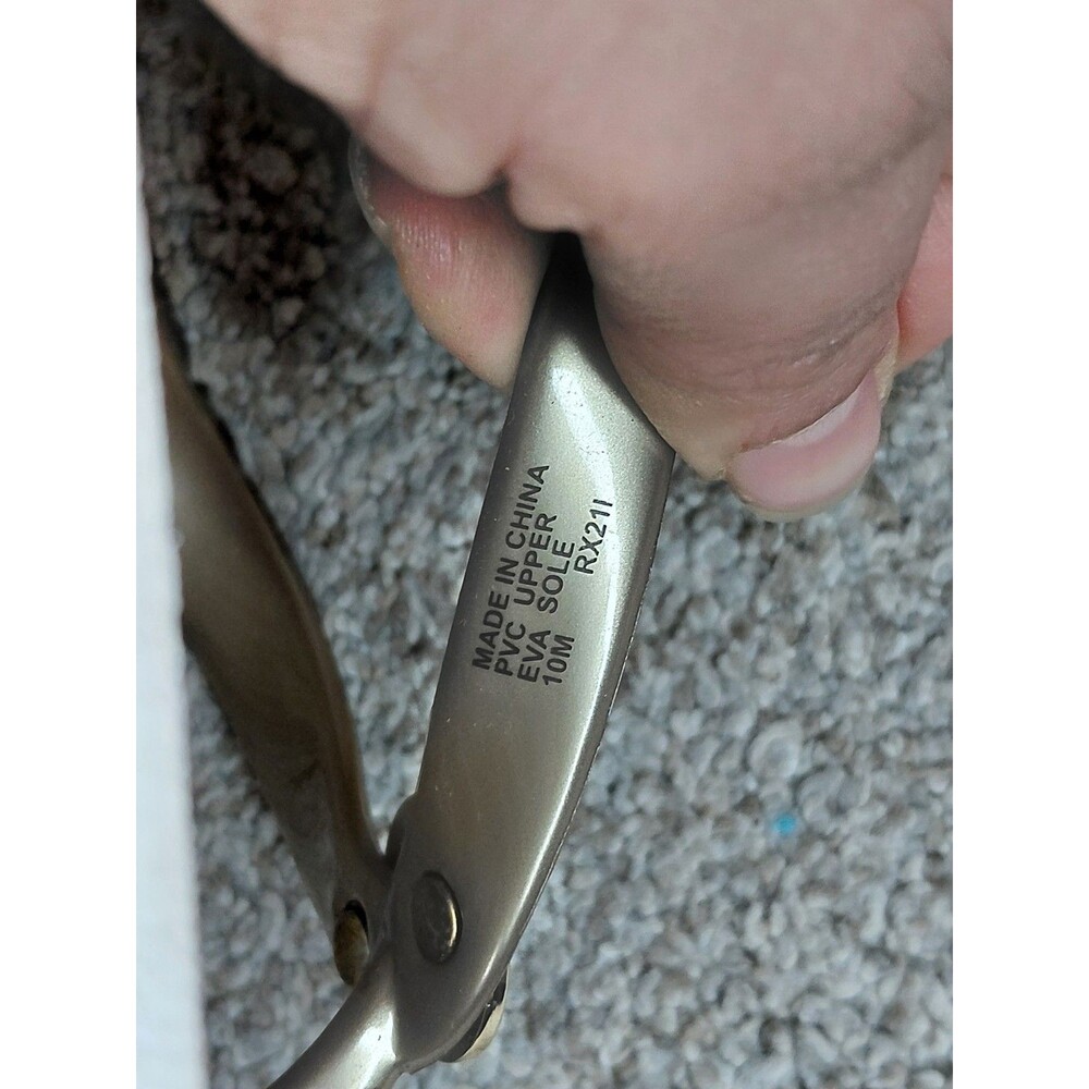 Michael Kors Women’s Cream and Gold Flip Flops Size 10M - Picture 7 of 10